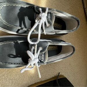 5 pairs of boys size 4 shoes